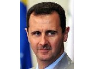 Siria, Assad nella morsa